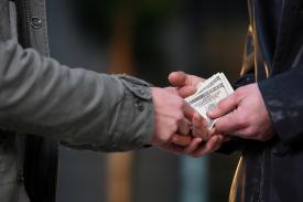 Fostul director general CNLR, Gheorghe Banea și Ovidiu Rîpanu, reținuți pentru corupție