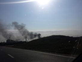 UPDATE 2 Incendiul a fost lichidatIncendiu vegetație uscată și cauciucuri, în Constanța  