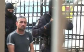 Un fost polițist ar fi organizat spectacole pornografice cu o minoră