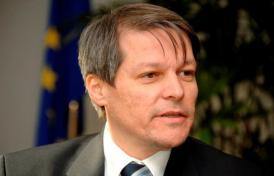 Dacian Cioloș Puteți refuza să dați copie legalizată la școală. Trimiteți-i la ministru pe cei care vă cer asta