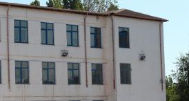 Sondaj de opinie Mizerie, praf, aglomeraţie. 61% dintre respondenţi, nemulţumiţi de felul în care arată şcoala unde învaţă copiii lor 