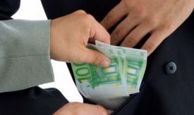 Director al Direcției de Gestiune Patrimoniu, trimis în judecată pentru luare de mită