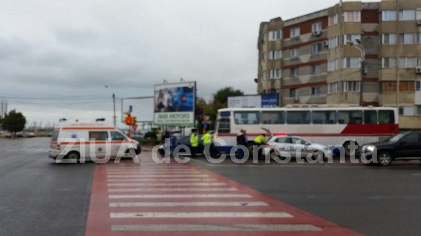 accident rutier in intersectia de la far 607791 accident rutier in intersectia de la far 607791