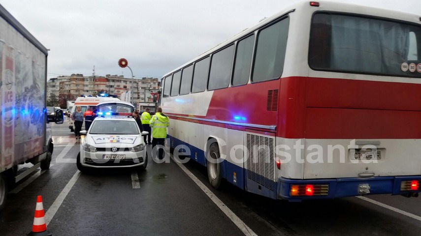 accident rutier in intersectia de la far 607791 accident rutier in intersectia de la far 607791