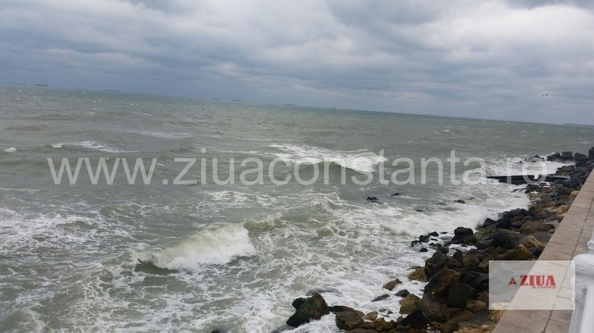 fotoreportaj constanta cum arata marea neagra dupa codul portocaliu 607853 fotoreportaj constanta cum arata marea neagra dupa codul portocaliu 607853