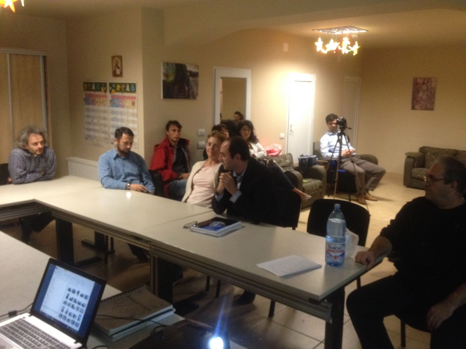 prima intalnire a fondatorilor asociatiei verde urban recent infiintate 607994 prima intalnire a fondatorilor asociatiei verde urban recent infiintate 607994