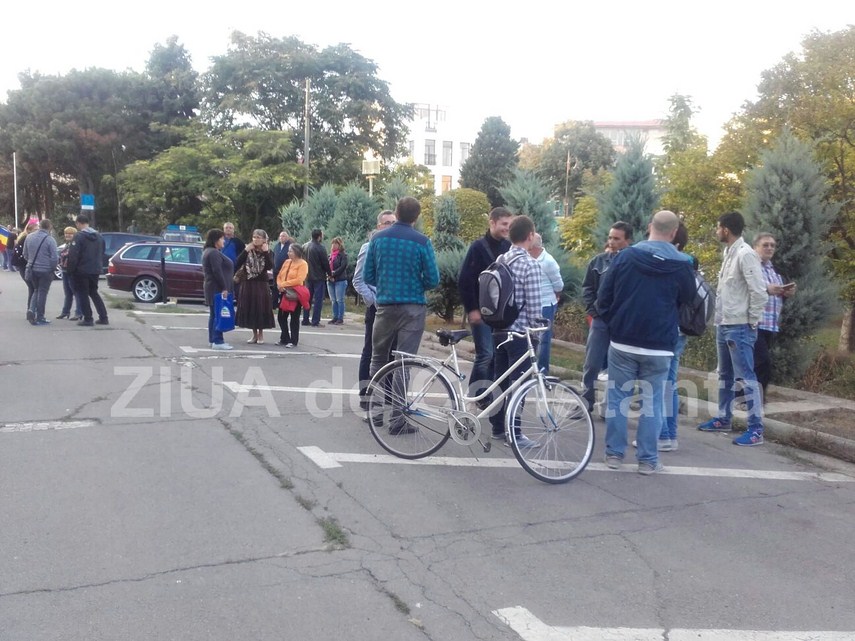 cu dedicatie de la constanteni pentru gabriel oprea 608131 cu dedicatie de la constanteni pentru gabriel oprea 608131