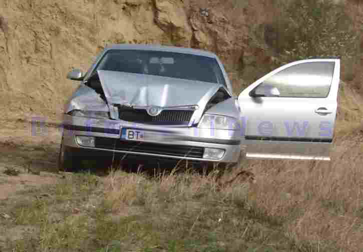 un primar a incercat sa calce un barbat cu un camion i a avariat masina si in spate si in fata galerie un primar a incercat sa calce un barbat cu un camion i a avariat masina si in spate si in fata galerie