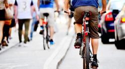 Federația Bicicliștilor, mai multă protecție pentru cei care circulă pe două roți. Se schimbă Codul Rutier?