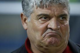 O parte din fanii câinilor roșii cer demisia antrenorului Ioan Andone. Negoiță vrea să cedeze clubul