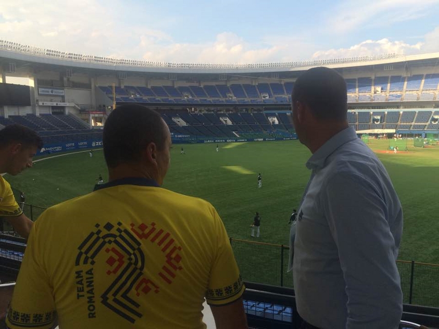 sapte constanteni membri ai grupului tricolor o delegatie din romania promoveaza oina in japonia galerie sapte constanteni membri ai grupului tricolor o delegatie din romania promoveaza oina in japonia galerie