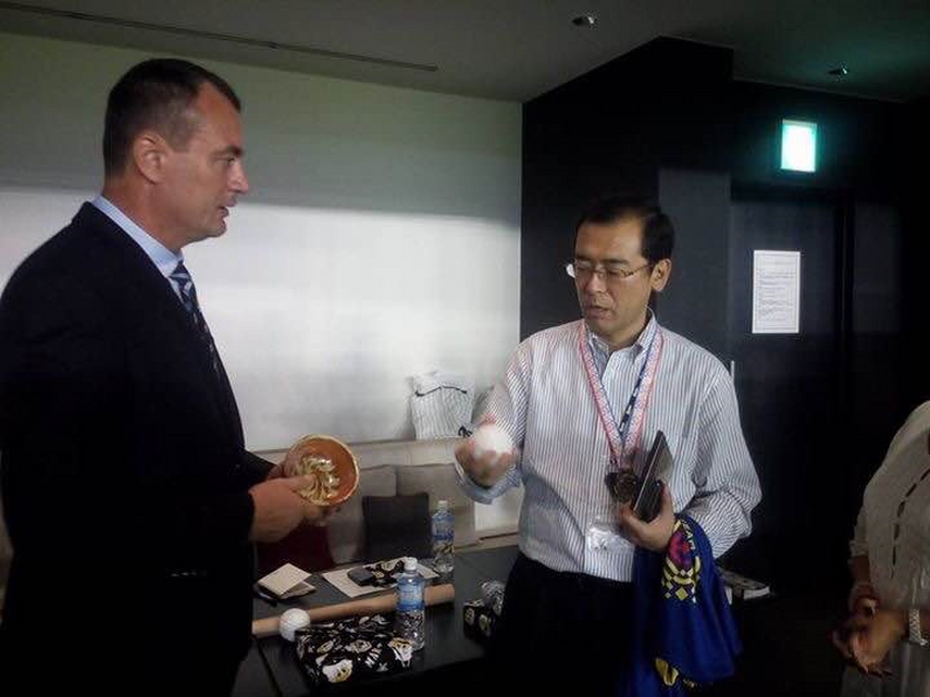 sapte constanteni membri ai grupului tricolor o delegatie din romania promoveaza oina in japonia galerie sapte constanteni membri ai grupului tricolor o delegatie din romania promoveaza oina in japonia galerie