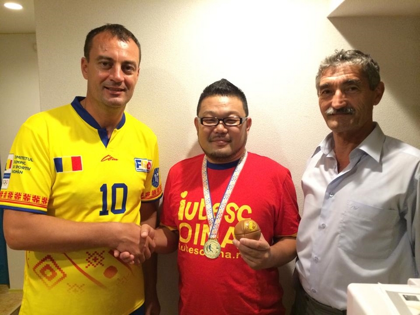 sapte constanteni membri ai grupului tricolor o delegatie din romania promoveaza oina in japonia galerie sapte constanteni membri ai grupului tricolor o delegatie din romania promoveaza oina in japonia galerie