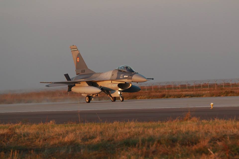 primele sase aeronave f 16 au aterizat la baza 86 aeriana galerie foto 609024 primele sase aeronave f 16 au aterizat la baza 86 aeriana galerie foto 609024