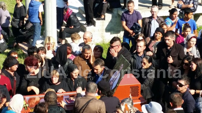 update 4 ziua de constanta va aduce imagini de la fata locului artistul aurelian preda este inmormantat update 4 ziua de constanta va aduce imagini de la fata locului artistul aurelian preda este inmormantat