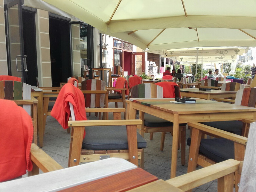 restaurantul next un local colorat si modern din centrul vechi al municipiului constan a galerie foto restaurantul next un local colorat si modern din centrul vechi al municipiului constan a galerie foto