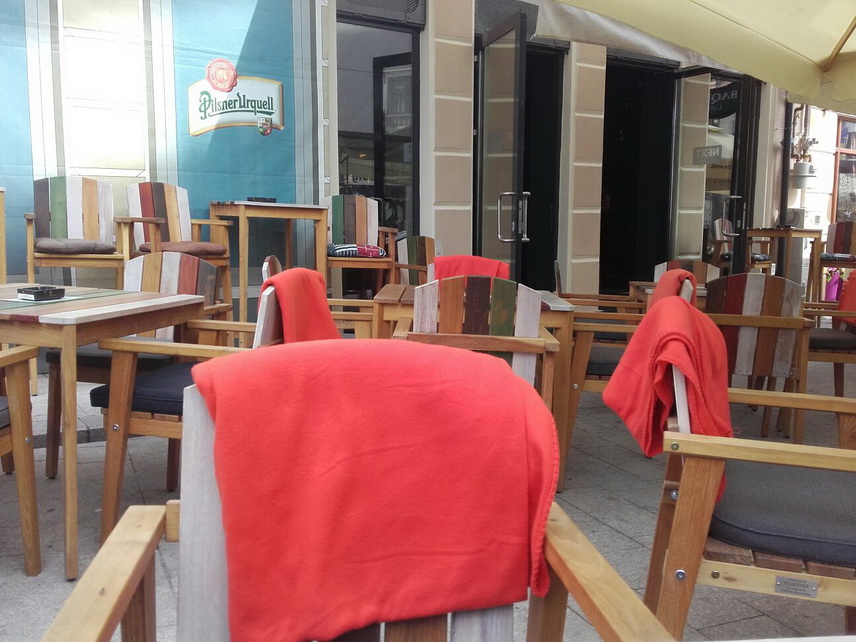 restaurantul next un local colorat si modern din centrul vechi al municipiului constan a galerie foto restaurantul next un local colorat si modern din centrul vechi al municipiului constan a galerie foto