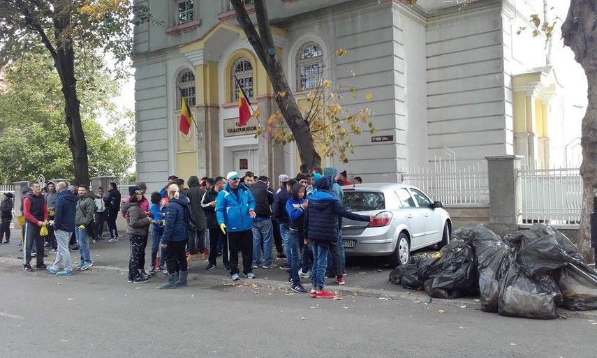 handbalistii de la hc dobrogea sud au facut curatenie ieri in parcul de langa sala sporturilor galerie handbalistii de la hc dobrogea sud au facut curatenie ieri in parcul de langa sala sporturilor galerie