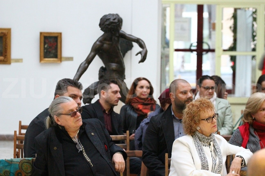 obsesie la malul marii oana calusa si a lansat al treilea volum la constanta galerie foto 611527 obsesie la malul marii oana calusa si a lansat al treilea volum la constanta galerie foto 611527