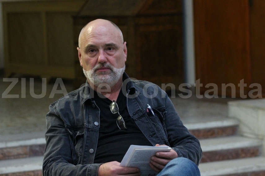 obsesie la malul marii oana calusa si a lansat al treilea volum la constanta galerie foto 611527 obsesie la malul marii oana calusa si a lansat al treilea volum la constanta galerie foto 611527