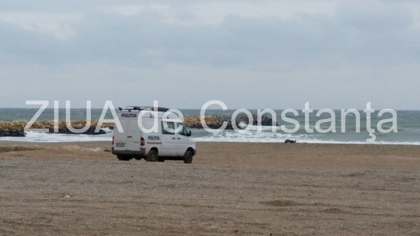 descoperire macabra o persoana decedata gasita pe o plaja din constanta galerie foto 612448 descoperire macabra o persoana decedata gasita pe o plaja din constanta galerie foto 612448