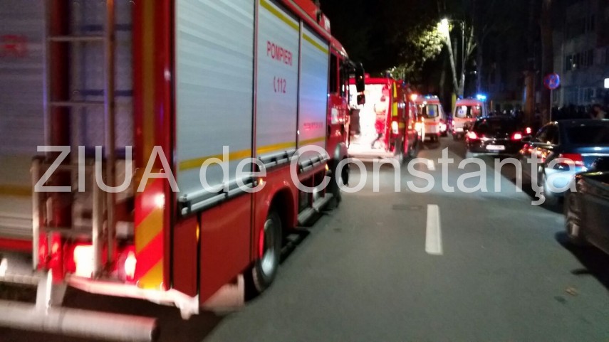 update 2 patru victime a intrat cu masina intr un copac in constanta pe bulevardul mamaia galerie foto update 2 patru victime a intrat cu masina intr un copac in constanta pe bulevardul mamaia galerie foto