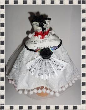 Handmade by Carmen Petrişor Valsul notelor!