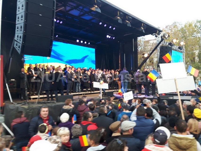 liberalii si au lansat candidatii la parlamentare in cadrul mitingului de sustinere a lui dacian ciolos liberalii si au lansat candidatii la parlamentare in cadrul mitingului de sustinere a lui dacian ciolos