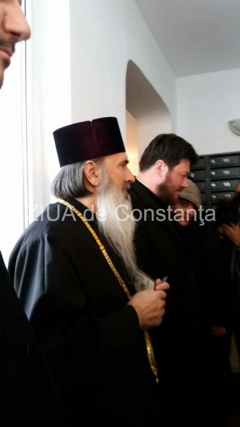 teodosie este asteptat la sediul ipj de un sobor de preoti 614106 teodosie este asteptat la sediul ipj de un sobor de preoti 614106