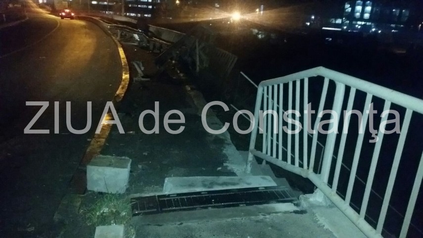 accident rutier pe podul ipmc un sofer la un pas sa sara in gol cu masina 615130 accident rutier pe podul ipmc un sofer la un pas sa sara in gol cu masina 615130