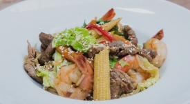 Reţetă video Paste Singapore Surf and Turf