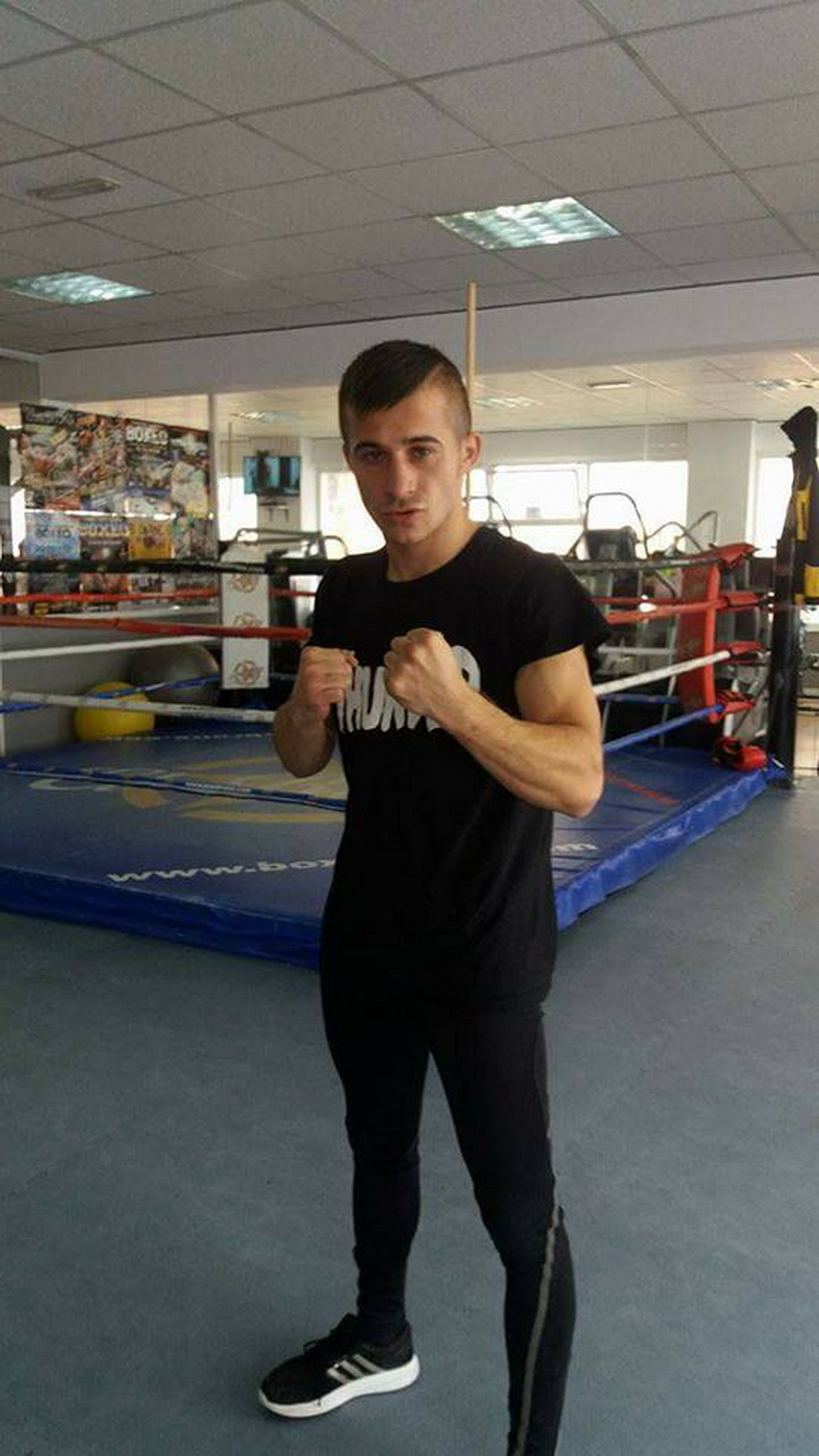 boxerul ionut baluta boxeaza in spania cu franklin varela el capo sunt foarte motivat voi face spectacol boxerul ionut baluta boxeaza in spania cu franklin varela el capo sunt foarte motivat voi face spectacol