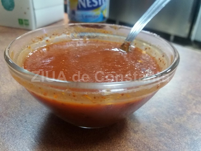 pizza extra blatt un local minuscul si neglijent amenajat cu preturi mici si clienti multi galerie foto pizza extra blatt un local minuscul si neglijent amenajat cu preturi mici si clienti multi galerie foto