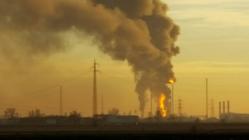 Explozie urmată de incendiu la rafinărie! 