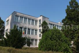 „Şi-aşa se cere o căruţă de bani în şcoli!“ Majoritatea participanţilor la sondajul de opinie au contribuit la plata pazei şcolilor