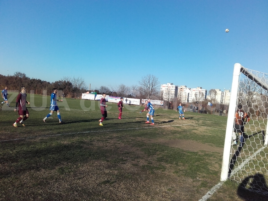 daniel draghici si ion barbu un portar si un fundas au jucat atacanti in meciul ssc farul cfr constanta daniel draghici si ion barbu un portar si un fundas au jucat atacanti in meciul ssc farul cfr constanta