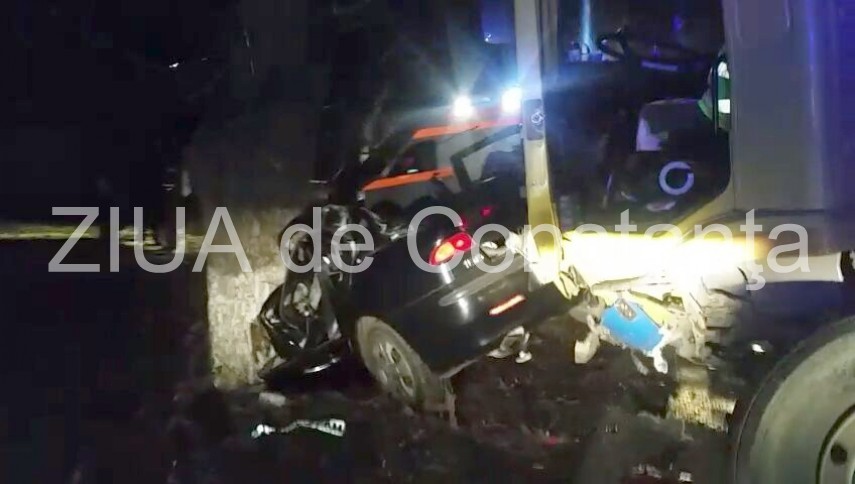 accidentul violent de la intrare in deleni judetul constanta in imagini fotoreportaj 616919 accidentul violent de la intrare in deleni judetul constanta in imagini fotoreportaj 616919