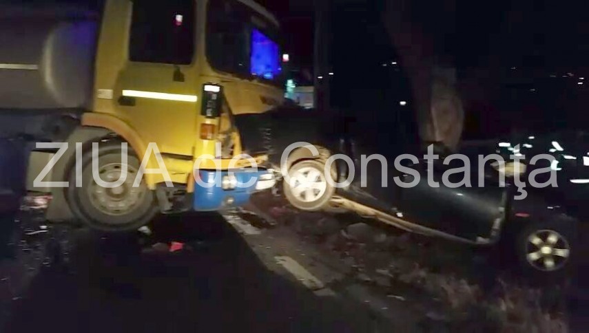 accidentul violent de la intrare in deleni judetul constanta in imagini fotoreportaj 616919 accidentul violent de la intrare in deleni judetul constanta in imagini fotoreportaj 616919