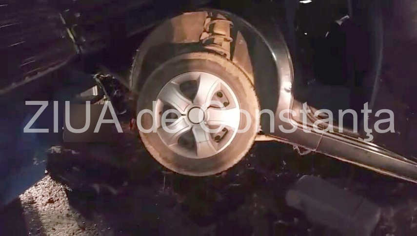 accidentul violent de la intrare in deleni judetul constanta in imagini fotoreportaj 616919 accidentul violent de la intrare in deleni judetul constanta in imagini fotoreportaj 616919