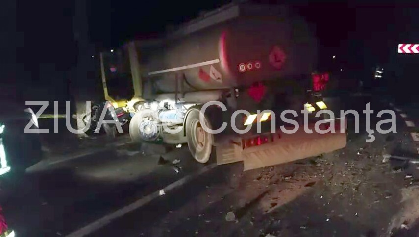 accidentul violent de la intrare in deleni judetul constanta in imagini fotoreportaj 616919 accidentul violent de la intrare in deleni judetul constanta in imagini fotoreportaj 616919