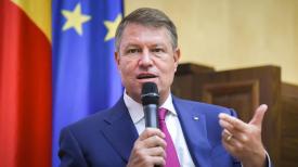 Klaus Iohannis Dragi români, mergeţi la vot. Nu lăsaţi pe altul să hotărască în locul vostru ce se întâmpla cu România noastră