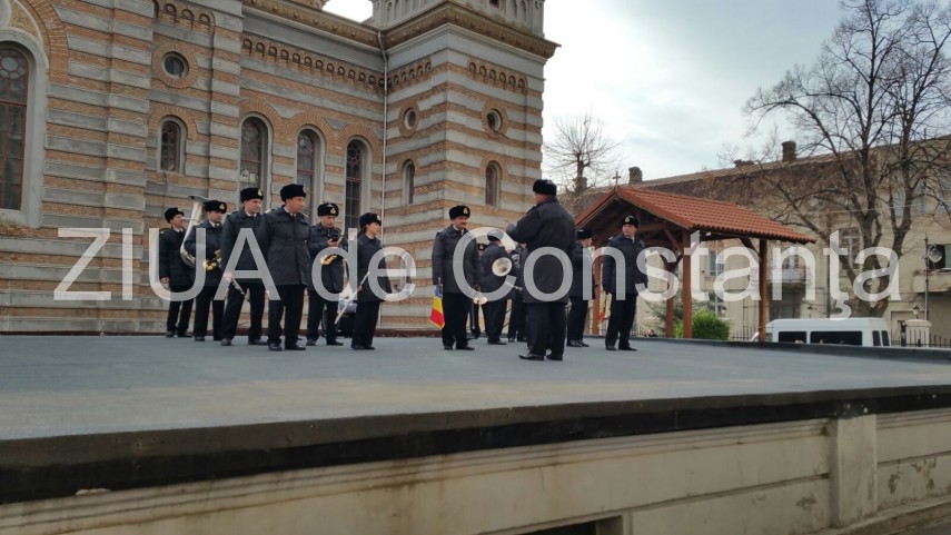 exclusiv fanfara fortelor navale ii canta lui ips teodosie cu prilejul aniversarii sale galerie foto exclusiv fanfara fortelor navale ii canta lui ips teodosie cu prilejul aniversarii sale galerie foto