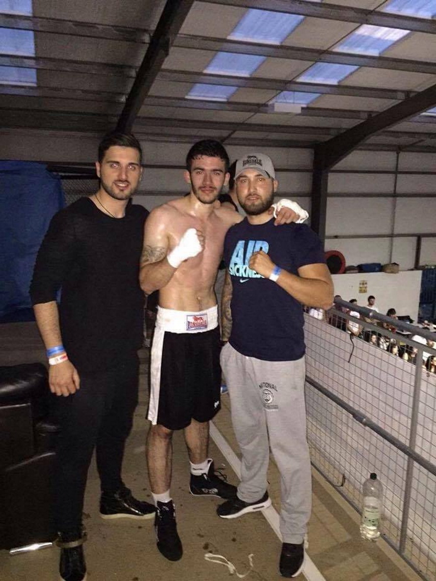 se afla de sapte luni la lincoln doru zelea din ovidiu are patru meciuri de box castigate in anglia galerie se afla de sapte luni la lincoln doru zelea din ovidiu are patru meciuri de box castigate in anglia galerie