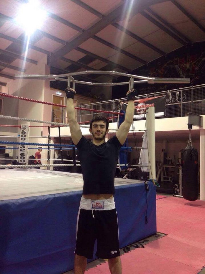 se afla de sapte luni la lincoln doru zelea din ovidiu are patru meciuri de box castigate in anglia galerie se afla de sapte luni la lincoln doru zelea din ovidiu are patru meciuri de box castigate in anglia galerie