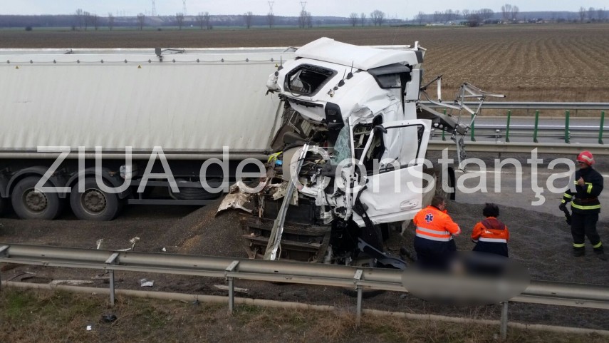 fotoreportaj tragedie rutiera pe autostrada soarelui imagini cu un puternic impact emotional 618081 fotoreportaj tragedie rutiera pe autostrada soarelui imagini cu un puternic impact emotional 618081
