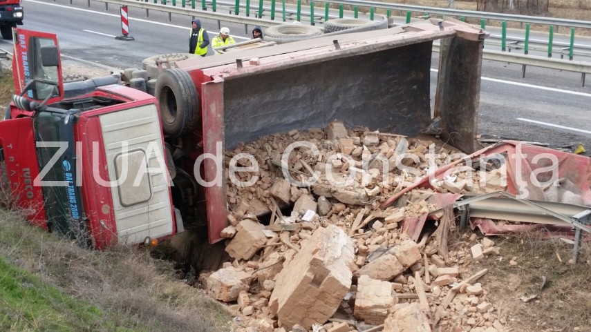 fotoreportaj tragedie rutiera pe autostrada soarelui imagini cu un puternic impact emotional 618081 fotoreportaj tragedie rutiera pe autostrada soarelui imagini cu un puternic impact emotional 618081
