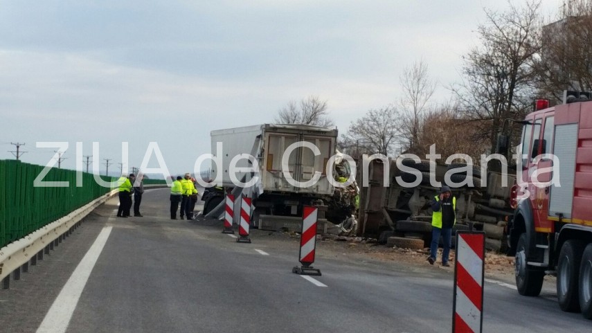 fotoreportaj tragedie rutiera pe autostrada soarelui imagini cu un puternic impact emotional 618081 fotoreportaj tragedie rutiera pe autostrada soarelui imagini cu un puternic impact emotional 618081