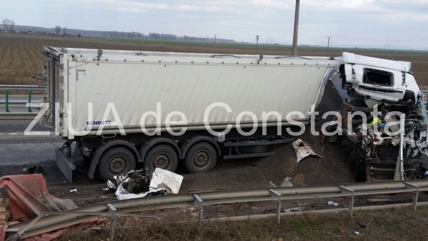 fotoreportaj tragedie rutiera pe autostrada soarelui imagini cu un puternic impact emotional 618081 fotoreportaj tragedie rutiera pe autostrada soarelui imagini cu un puternic impact emotional 618081