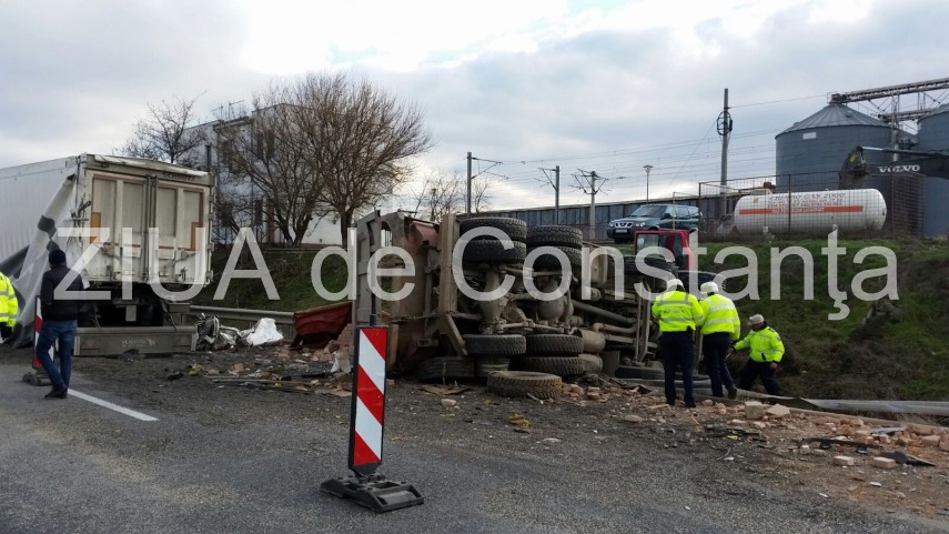 fotoreportaj tragedie rutiera pe autostrada soarelui imagini cu un puternic impact emotional 618081 fotoreportaj tragedie rutiera pe autostrada soarelui imagini cu un puternic impact emotional 618081