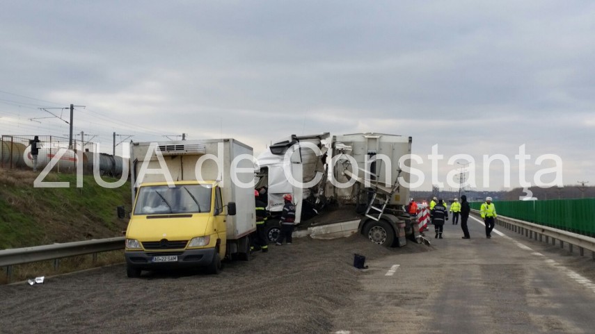 fotoreportaj tragedie rutiera pe autostrada soarelui imagini cu un puternic impact emotional 618081 fotoreportaj tragedie rutiera pe autostrada soarelui imagini cu un puternic impact emotional 618081